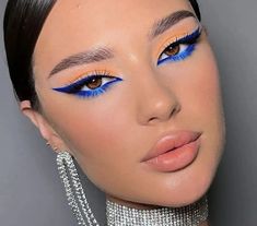 Makeup Azul, Make Azul, Ramadan 2024, Makeup Things, Creative Shoot, Drag Make-up, Eye Makeup Pictures, Pose Fotografi