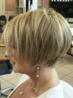 Care Hairstyle, Short Stacked Hair, Stacked Hair, Short Pixie Haircuts, Hair Photo, Short Bob Hairstyles