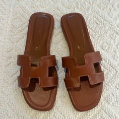 Never Worn, Too Big On Me (I’m Usually A 7.5/8), Best For A Wide Foot Classic Tan Sandals For Spring, Classic Tan Sandals For Summer, Tan Cushioned Sandals For Summer, Tan Flat Sandals For Spring, Flat Tan Sandals For Spring, Tan Flat Heel Sandals For Spring, Tan Open Toe Sandals For Summer, Sandals Aesthetic, Brown Sandals