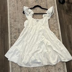 Runs A Little Big, But Cute Flowy White Sundress. Brand New Never Worn. White Sundress Outfit, White Sun Dress, Thrift Wishlist, Sundress White, Sundress Outfit, Cute Sundress, White Sundress, Floral Short, Sun Dress