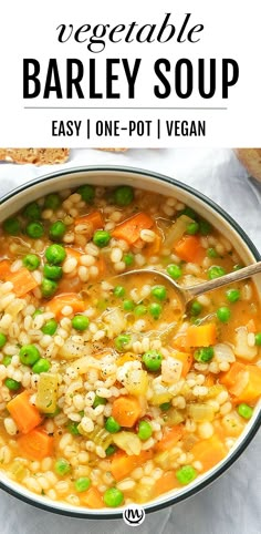 Top view of a bowl of barley soup full of vegetables. Kingdom Layout, Vegetable Barley Soup, Vegetarian Soup Recipes, Barley Soup, Vegan Soup Recipes, Delicious Vegetables, Vegan Soups, Vegetarian Soup, Vegan Soup