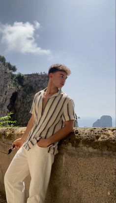 15 Trendy and Cute Beach Outfits for Summer 2024 That You Can’t Miss! | Beach Summer Outfits for Women | Aesthetic Old Money Beach Outfits for Men | Beach Vibes Summer Vibes Italy Spring Outfits, Outfit Tricks, Men Outfits Aesthetic, Vacation Outfits Men, Beach Outfit Men, Money Clothing, Mens Summer Outfits