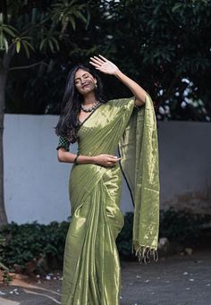 Storyvogue boutique Poses On Saree Fashion Styles, Women Photo Poses In Saree, Saree Cute Poses, Photography Saree Poses, Saree With Kamar Band, Saree Stills For Photoshoot, Saree Poses For Model, Poses In Saree Traditional, Farewell Saree Photoshoot