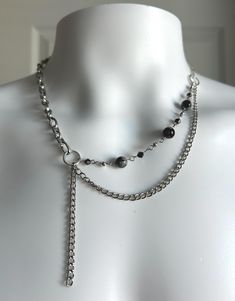 🖤 Ateez Jongho-inspired necklace: Asymmetrical half bead-half chain necklace inspired by Jongho's simple style. This necklace is made of iron chains, stainless steel chains/components, jasper beads, and glass beads. Also available using Preciosa Crystals for an additional $5. Stay connected to us on Instagram @beadcafe_ Ateez Necklace, Asymmetrical Necklaces, Shifting Wardrobe, 2023 Clothes, Concert Hairstyles, Asymmetrical Necklace, Ateez Jongho, Inspired Necklace, Handmade Jewelry Tutorials