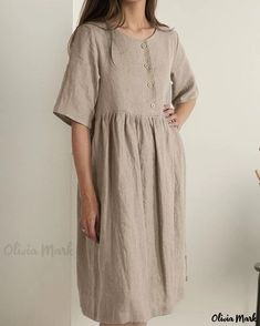 OliviaMark - Classic Round Neck Cotton Linen Pocket Dress - Loose Fit, Casual Style in Solid Color Elegant Knee Length Dresses, Knee Length Dresses Casual, Linen Dress Summer, Linen Sundress, Robes Vintage, Linen Dress Women, Vintage Summer Dresses, Cotton Linen Dresses, Dress Sleeve Styles