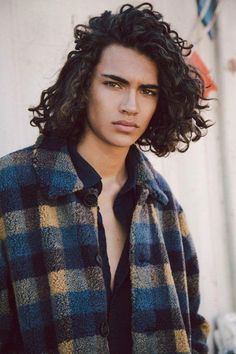 Long Haired Men, Hairstyles Male, Hawaiian Hairstyles, Male Hairstyles, Drawing Hair, Perfect Face, Long Face Hairstyles, Haircut Styles, Corte De Cabelo Masculino