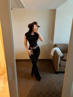 #ootd #outfitvaquero #western #baile Flared Jeans Outfit Vaquera, Outfits With A Black Bodysuit, Flare Jeans Outfit Western Boots, Fall Outfits With Western Boots, Thanksgiving Outfit Vaquera, All Black Jaripeo Outfit, Outfits For Jaripeo, Black Jaripeo Outfits, Cowboy Outfits For Women Black