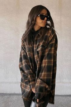 Wander Outfit, Beige Crop Tops, Flannel Outfits, Pastel Outfit, Outfit Inspo Fall, Edgy Outfits, Look At You, Looks Style, Mode Inspiration