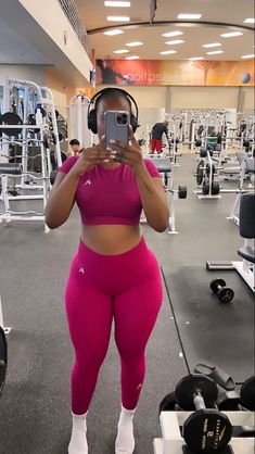 Pink Workout Outfit, Pamela Reif Workout Plan, Gymwear Outfits, Outfit Gym, Aesthetic Gym, Fitness Wear Outfits, Cute Gym Outfits, Gym Fits, Gym Outfits