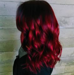 gorgeous dark red, curly hair Dark Red And Black Hair Color, Dark Red And Black Hair, Dark Red Ombre Hair, Bright Red Hair Ideas, Berry Red Hair, Blood Red Hair Color, Dark Red Curly Hair, Vibrant Red Hair, Curly Hair Trends