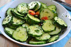 chimichurri cucumber sald Cucumber Salad Recipes, Mediterranean Cucumber Salad, Greek Cucumber Salad, Thai Cucumber Salad, Easy Cucumber Salad, Easy Vegetable Side Dishes, Chimichurri Recipe