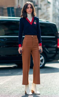 veja os melhores looks do mfw 2016 Preppy Mode, Boots Outfit Ankle, 70s Inspired Fashion, 70s Outfits, Street Style Trends, Fashion Weeks, Mode Inspo, Kurta Designs, Look Vintage