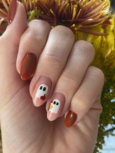 #ghostnails #halloween #halloweennails #ghost #fallnails #nailart #nailinspiration Cute Halloween Manicure, Gel X Halloween Nail Designs, Ghost Gel Nail Designs, How To Do Ghost Nail Art, October Nails Ghost, Easy Nail Designs For Fall, Halloween Nails Cute Ghost, How To Ghost Nail Art, Simple Ghost Nail Art