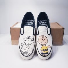 Men 10.5/Wmn 12 New With Box -A03769c Slipon Peanuts Converse, Converse One Star Black, Converse Lugged, Snoopy Shoes, Charlie Brown Comics, Suede Converse, Shoe Painting, Painted Converse, Converse All Star Ox