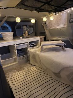 Suv Camping Setup, Minivan Living, Honda Element Camper, Minivan Camper, Camper Car, Suv Camper, Caravan Decor