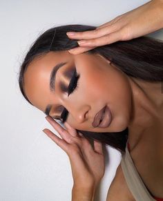 Plouise Makeup Academy Looks, All Black Makeup Looks, Plouise Makeup Eyes, Simply Makeup Looks, Glam Eyeshadow Looks, Amrezy Palette, Tatti Lashes, Fashion Outfits Dresses