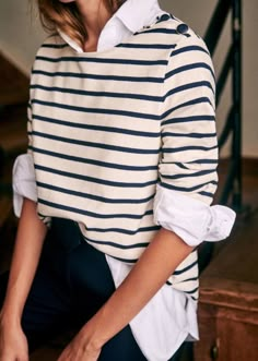 Colette Marinière - Ecru / Navy - Organic Cotton - Sézane 일본 패션, Mode Casual, 가을 패션, French Girl, Mode Inspiration, Outfit Casual, Parisian Style, French Style, Striped Shirt