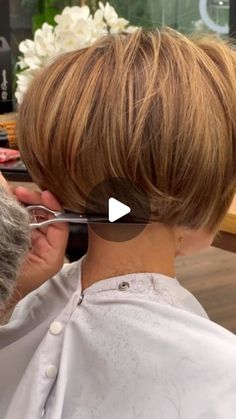 Short Stacked Bob Haircuts, Hairstyles For Natural Hair, Kort Bob, Stacked Bob Haircut, Bob Hairstyles For Thick, Cool Short Hairstyles, Beauty Hairstyles, Bob Haircut For Fine Hair