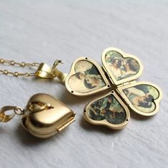 Four Photo Locket, Heart Shaped Locket Necklace Gold Jewelry - Gift Picture In Locket, Gifts Ideas For Best Friend, Etsy Aesthetic, Locket Picture, Etsy Necklace, Charms For Necklaces, Gift Ideas For Best Friend, Unique Locket, Picture Jewelry