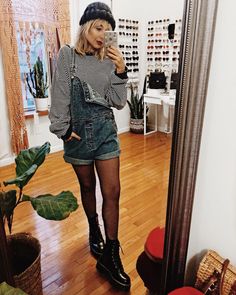 Dance Outfit Ideas, Overall Shorts Outfit, Dungaree Outfit, Sweater Tights, Overalls Outfit, Sweater Dress Oversized, Simple Fall Outfits, Dance Outfit, Denim Dungarees