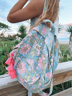 Cute Backpacks For School, Quilted Backpack, Cute Preppy Outfits, Creation Couture, Cute Backpacks, Cute Bags, Look At You, Preppy Outfits