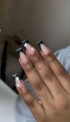 Square Medium Nails Design, Nail Ideas Back To School 2024, Square Nail Inspo 2024, Square Nail Designs Trending Now, Black Nail Designs Square, Medium Square Nails Designs, December Nails Square, Medium Square Nails, Nail Color And Design