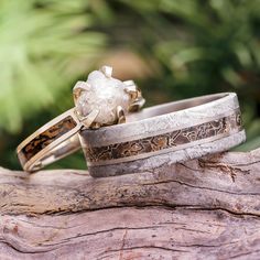 Meteorite and Dinosaur Bone Wedding Ring Set Matching Couple Wedding Rings, Dinosaur Wedding Ring, Unusual Wedding Rings Couples, Bone Wedding Ring, Dino Wedding, Meteorite Engagement Ring, Dinosaur Wedding, Western Wedding Rings, Nature Wedding Ring