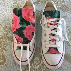 Hand Painted Converse, Painted Converse, Painted Shoes Diy, Worn Converse, Low Top Converse, Converse Low, Hand Painted Shoes