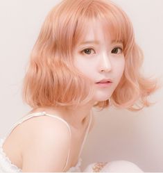 Japanese sweet curly wig Hairstyles Fringe, Bangs Hairstyles, Gold Blonde, Short Curls, Bangs Short, Wavy Wig, Pink Wig, Wavy Curly Hair, Full Wigs