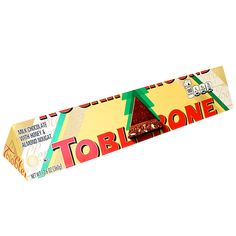 Toblerone Christmas Milk Chocolate 12.6 oz. Box - Visit www.allcitycandy.com for great candy, service and delicious treats! Toblerone Snowman, Chocolate Torrone, Quality Street Chocolates, Wax Candy, Hersheys Chocolate World, Toblerone Chocolate, Spicy Candy, Coffee Candy, Banana Candy