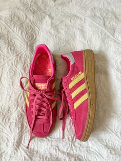 Colourful Adidas Shoes, Colourful Sneakers, Colorful Sneakers, Shoes For Me, Shoes Hack, Cute Nike Shoes, Shoe Ideas, Cute Nikes