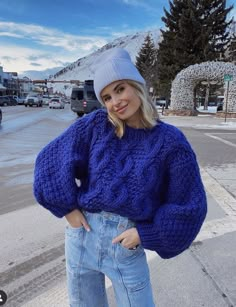 Xenia Adonts, Chunky Knit Sweater Pattern, Winter Outfits 2019, Cozy Womens Sweaters, Winter Outfits 2020, Mr Mittens, Multi Top, Jeans Trend