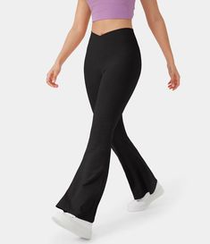 Black Flared Leggings, Outfit Yoga, Flared Leggings, Leggings With Pockets, Legging Outfits, Black Flare, Flare Leggings, Gym Leggings, Back Pocket