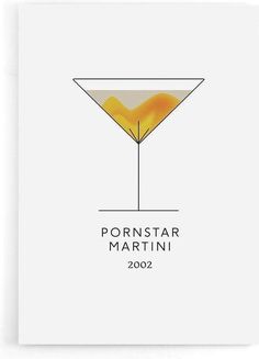 Pornstar Martini Cocktail Op zoek naar een sexy Pornstar Martini cocktail poster? Zoek niet langer! Deze wanddecoratie bevat een print van een van de meest smaakvolle cocktail der cocktails. Het zoete drankje wordt gemaakt met vanille wodka, Passoa, passievruchtsap, eiwit, limoen en passievrucht. De cocktail komt uit Engeland en wordt door sommigen zelfs de meest gedronken cocktail in Engeland genoemd! Kies jouw gewenste materiaal: poster, canvas of plexiglas! Over het materiaal     Ben je op zoek naar een poster? De posters van Walljar zullen je zeker helpen om een inspirerende omgeving te hebben! De prints zijn gedrukt op 240 grams satijn fotopapier, dit premium fotopapier geeft een matte uitstraling aan de print. Het ophangsysteem van de poster is een zwarte lijst (optioneel). De fotoli Cocktail Poster, Martini Cocktail, Cocktail Party, Martini