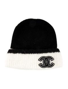 Women's Chanel cashmere beanie with CC logo embroidered at front. Journal Banner, Bullet Journal Banner, Lois Lane, Cashmere Beanie, Berets, Suitcases, Logo Embroidered, High Fashion