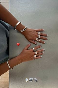 Silver Jewellery Aesthetic Rings, Lots Of Silver Jewelry Aesthetic, Old Money Ring Stack, Silver Jewels Aesthetic, Matte Silver Jewelry, Silver Grunge Rings, Silver Jewelry Outfits, Silver Jewelry Brown Skin, Oura Ring Styling Silver