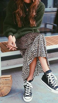 Boho Street Style, Stile Boho Chic, Mode Hippie, Modest Summer, For Wedding, Leopard Print Skirt, Mode Boho, Dresses Modest, White Converse