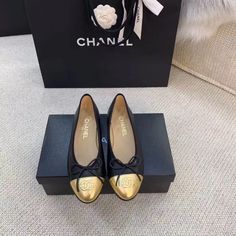 Size: 38 Eu 6.5 Us 23.5 Cm 9.25 In Chanel Ballerina Flats, Chanel Ballerina, Gucci Brixton Loafer, Chanel Slingback, Gold For Women, Gold Chanel, Chanel Flap Bag, Chanel Shoes, Shopper Tote