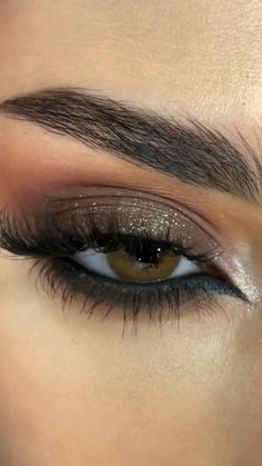 ✨i got it✨ Fatale femme makeup, just for you baby 😘 Wallpaper Makeup, Makeup Wallpaper, Maquillage Yeux Cut Crease, For Eye Makeup, Eye Makeup Images, Cute Eye Makeup, Beautiful Eye Makeup