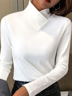 Prepare for nonstop compliments with our Elegant Turtleneck Sweater ✨ Shop now The Perfect White Shirt, Perfect White Shirt, Mock Neck And T Shirt, Winter Turtleneck, Stylish Outfits For Women, Stylish Outfits For Women Over 50, Outfits For Women Over 50, Classic Clothes, Black Look