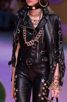 Philipp Plein | Milan Fashion Week | Spring 2017 Cyberpunk Clothes, Arte Punk, Aesthetic Outfit Ideas, Big Fashion, Gothic Outfits, Fashion Fits, Fashion 2017, Punk Fashion, Fashion Details