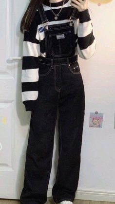 Tulum Style Fashion, Korean Jumpsuit Outfit, Black Overalls Outfit Aesthetic, Jumpsuit Outfit Hijab Style, Dresses For Tomboys, Grunge Overalls Outfits, How To Layer Clothes Aesthetic, Black Overall Outfit, Aesthetic Tomboy Outfits