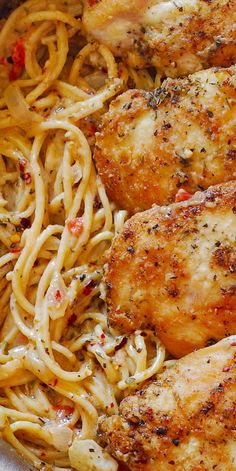 Seared Chicken Breasts (four) over spaghetti pasta in creamy Parmesan Sauce in a pan Budget Dinners, Italian Chicken Pasta, Parmesan Cheese Sauce, Chicken And Noodles, Chicken And Pasta, Resep Pasta, Creamy Chicken Pasta, Italian Chicken, Andouille