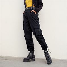 Fashion Overalls, Hip Hop Trousers, Hip Hop Pants, Cargo Pants Outfit, Pant Trends, Casual Joggers, Overalls Pants, Black Cargo Pants, Estilo Hip Hop