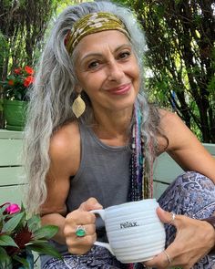 Long Gray Hair Over 60, Grey Hair Inspiration Aging Gracefully, Long Hair Over 60 Aging Gracefully, Ageing Gracefully, Hair Pony, Grey Hair Don't Care, Gorgeous Gray Hair, Wavy Ponytail