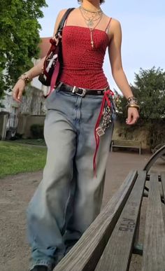 baggy jeans outfit inspo Red cheetah tube top girl aesthetic Baggy Jean Summer Outfit, Belt Looks Outfit, 2000s Tube Top Outfit, How To Wear A Tube Top, Baggy Jeans Look, Red Top Jeans Outfit, Small Top Big Pants Outfit Aesthetic, Style Tube Top, Fem Streetwear