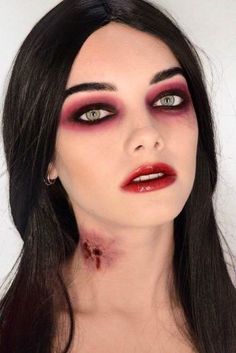 Glam and Sexy Vampire Makeup Ideas 2019 ★ Dracula Women Makeup, Vampire Bite Makeup Neck, Bitten By A Vampire Costume, Easy Vampire Face Paint, Dracula Women Costume, Lady Vampire Makeup, Diy Vampire Bite Marks, Sfx Vampire Makeup, Undead Bride Makeup