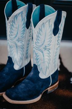 Blue Wedding Boots, Cute Western Boots, Blue Western Boots, Blue Western Aesthetic, Cute Shoes Aesthetic, Blue Cowgirl Boots, Blue Cowboy Boots, Navy Blue Boots, Cute Cowgirl Boots