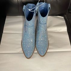 Brand New Baby Blue Forever Sparkly Women’s Cowboy Boots; Great For Special Occasions, Dance-Offs, Line Dancing And More; Buy This Pair Before It Leaves. Blue Rhinestone Boots With Pointed Toe, Blue Rhinestone Pointed Toe Boots, Blue Pointed Toe Boots With Rhinestones, Trendy Blue Boots With Rhinestones, Blue Rhinestone Boots For Spring, Spring Blue Boots With Rhinestones, Rhinestone Cowgirl Boots, Lover Outfit, Sparkly Boots