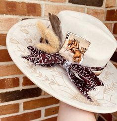 Custom Hand Burned Hat Hand Burned Wide Brim Hat Custom - Etsy Croquis, Beach Hat Outfit, Womens Western Hats, Burned Hats, Charlie 1 Horse Hat, Cowboy Hat Design, Custom Cowboy Hats, Hat Western, Felt Cowboy Hats